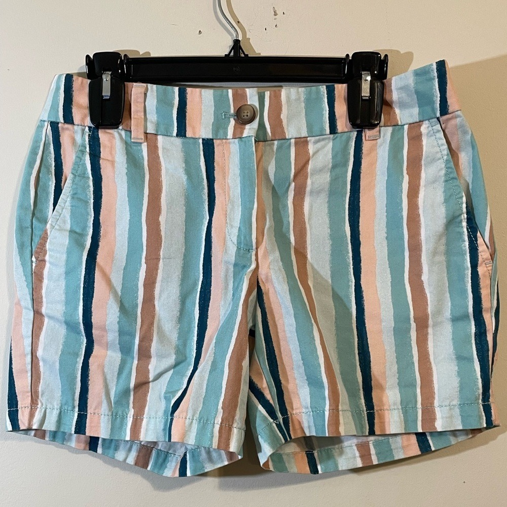 LOFT‎ Women's size 4P shorts 6" inseam Mid Rise Blue White Peach Tan Striped